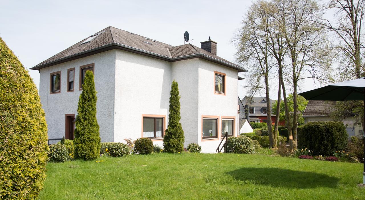 Altes Forsthaus Bed & Breakfast Manderscheid Exterior photo